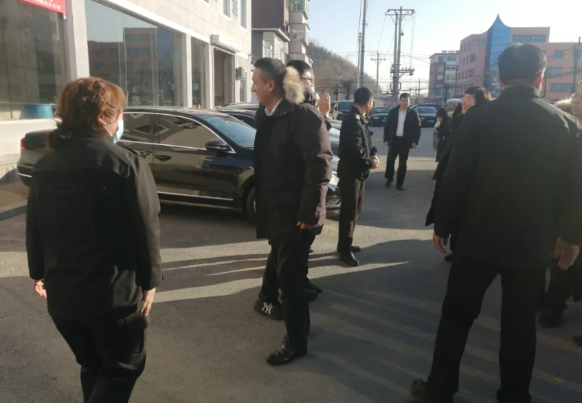 鞍勤集團(tuán)黨委下基層、聽民意，助推企業(yè)高質(zhì)量發(fā)展